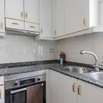 Piso Calle Sarria بيت للعطل *