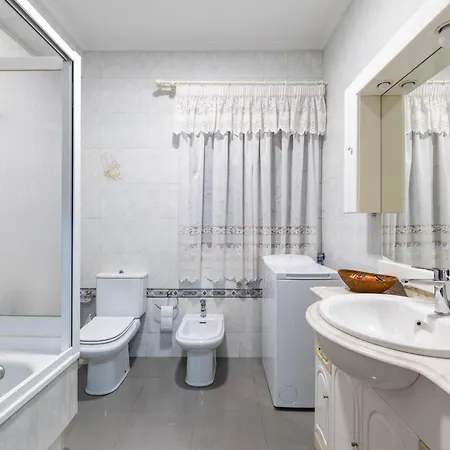 Nyaraló Piso Calle Sarria *