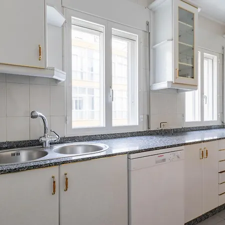Piso Calle Sarria بيت للعطل *