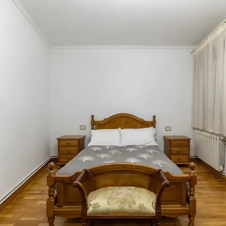 Piso Calle Sarria بيت للعطل *