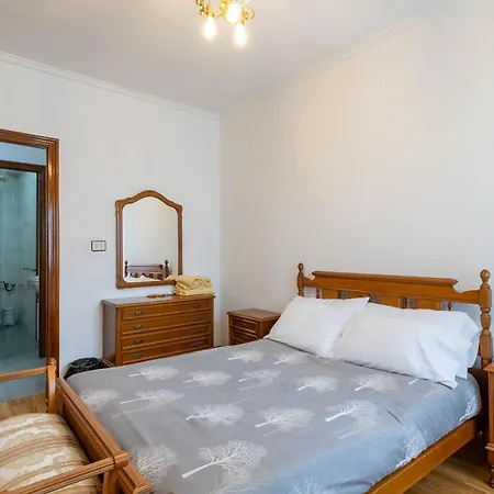 Piso Calle Sarria * مونفورتي دي ليموس